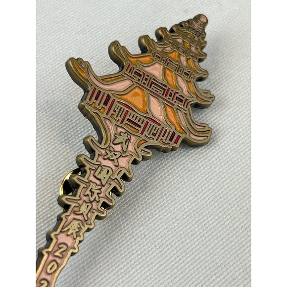 Pagoda Shell Shaped Conchologists City Club 2024 Enamel Pin - Picture 4 of 6